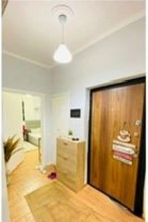 Apartament super 2+1 në rrugën Kavajes me 700€