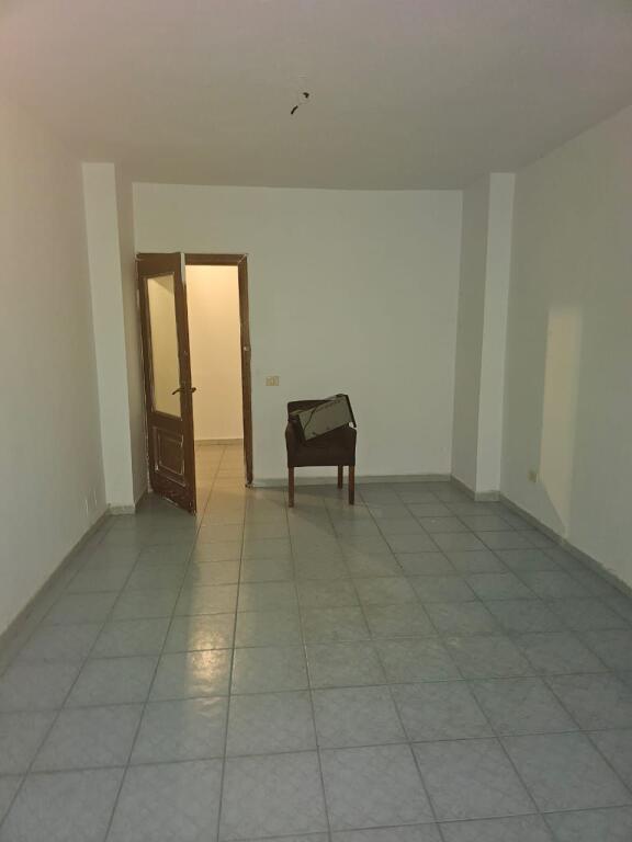 Jepen me qera Apartament 2+1 prane Pistës Teuta, PLAZH DURRES