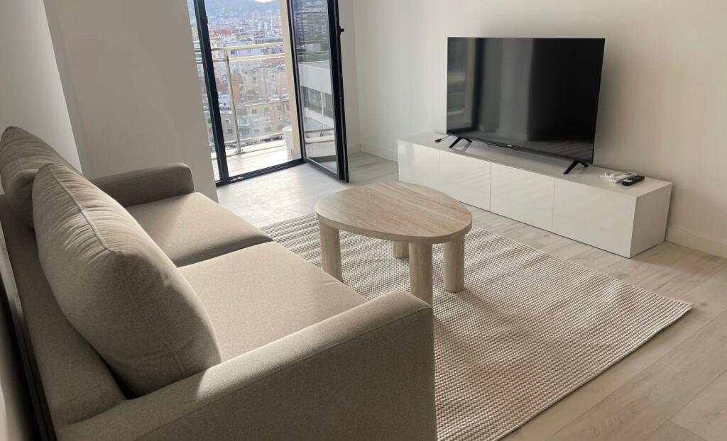 Qira/ Jepet apartament 1+1 te Mine Peza