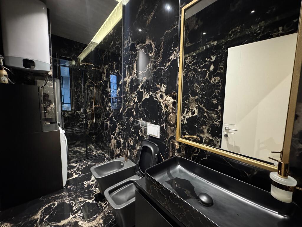 In vendita 2+1 Square 21