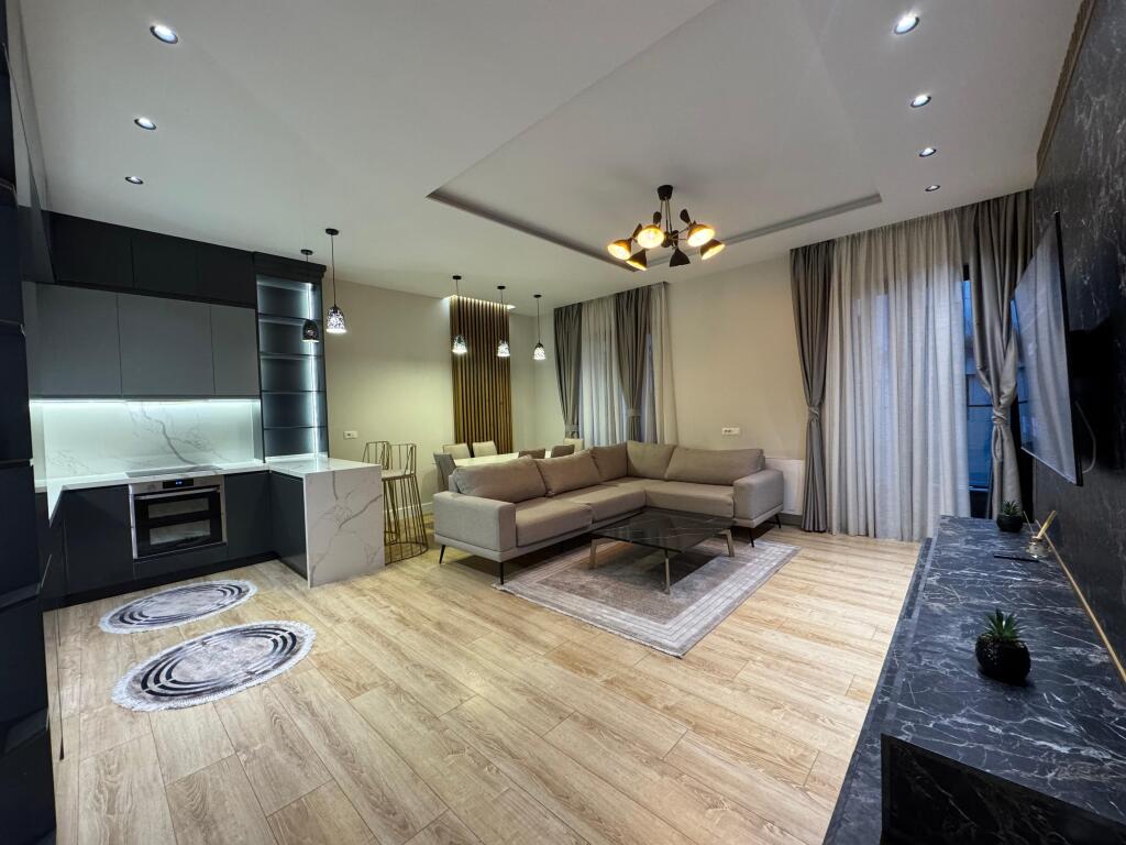 In vendita 2+1 Square 21