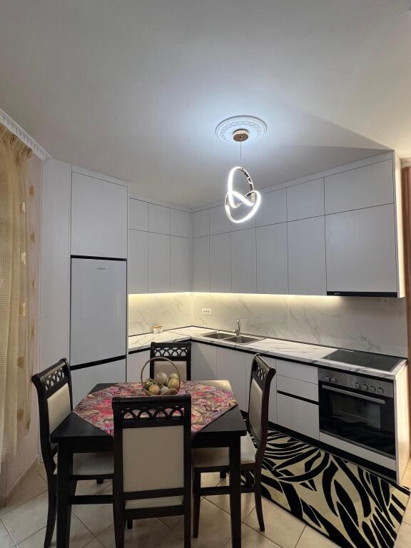 Jepet me qera : Apartament 1+1 Astir . Kompleksi Romario 