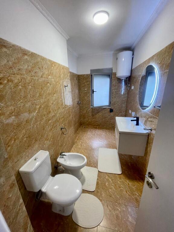 📣 VENDESI Appartamento 2+1 📍 Astir Tirana, Vicino a “Eja Studio” ✨