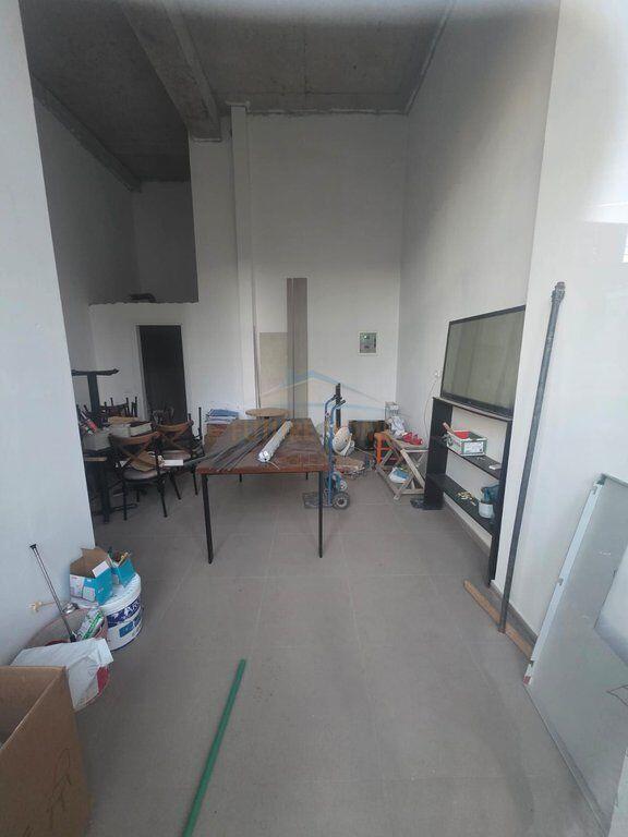 Shitet Ambient Biznesi+Depo+2 Poste Parkimi, Jordan Misja