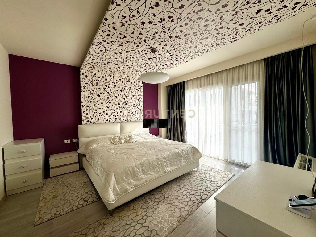 APARTAMENT 4+1+1+2T NE FRESK ME SIP. TOTALE 219 M2 DHE POST PARKIMI PER 2 MAKINA