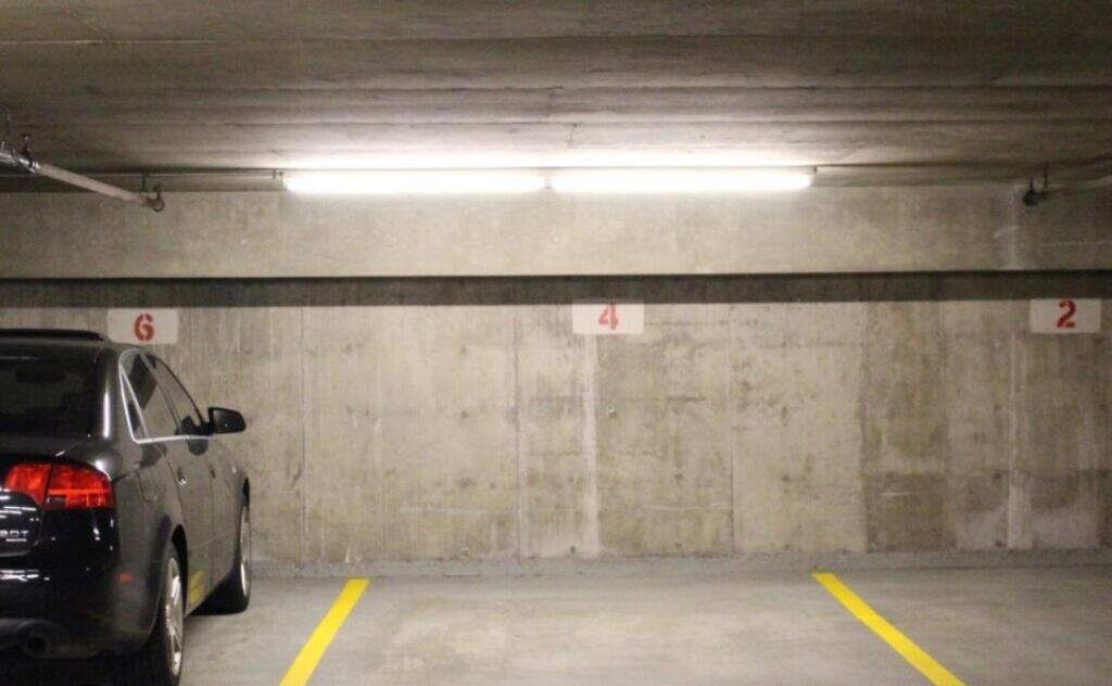 Parking Space Colonnade for Sale, Laprake