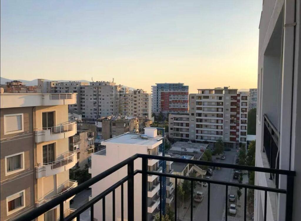 AFFITTASI APPARTAMENTO 1+1 – VIA CAJUPI, VLORE!!