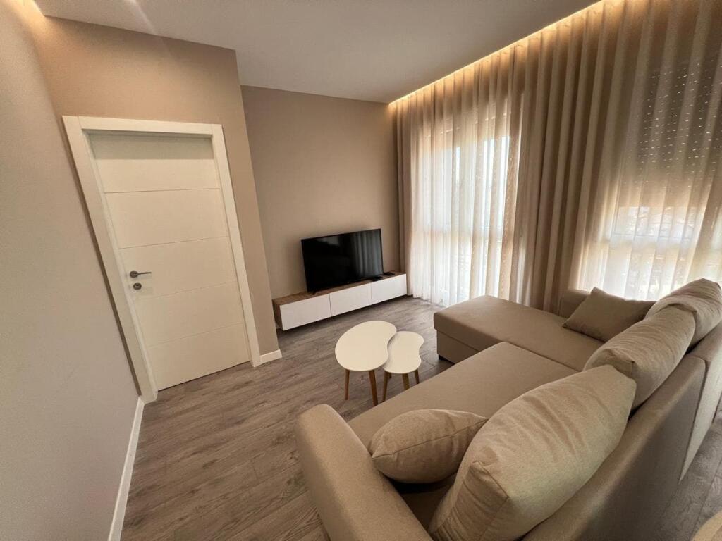 Appartamento In Affitto 1+1 in Via Jordan Misja (ID B2101324) Tirana