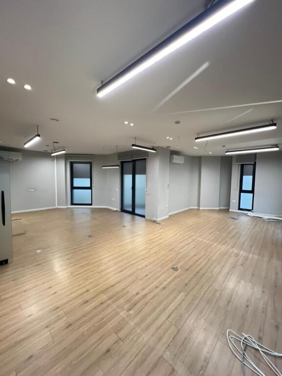 Ambient luksoz per zyre me qera, Qender.