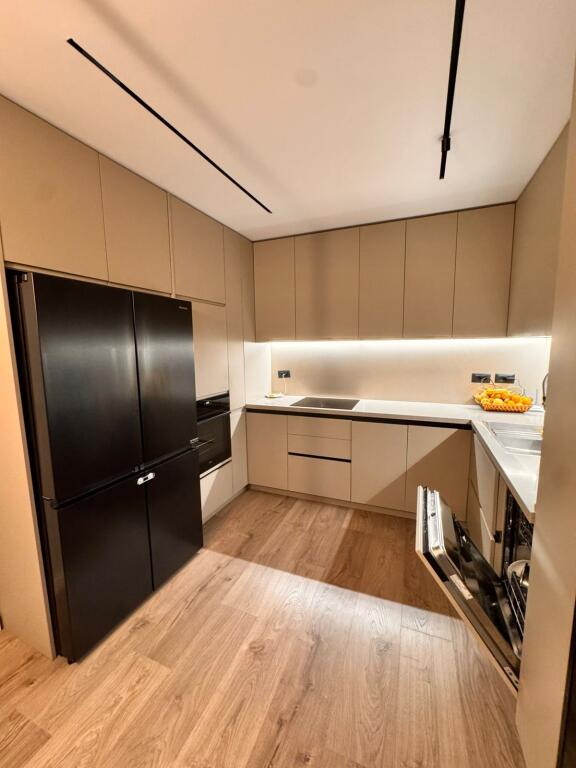 🏡 Shitet Apartament Ekskluziv 3+1+2 me 2 Poste Parkimi