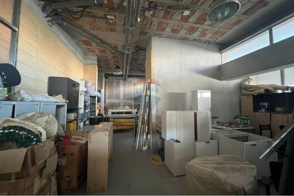 Shitet njesi tregtare ne Don Bosco !