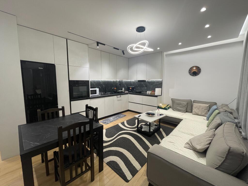 Appartamento in affitto 2+1+ parcheggio campo di aviazione