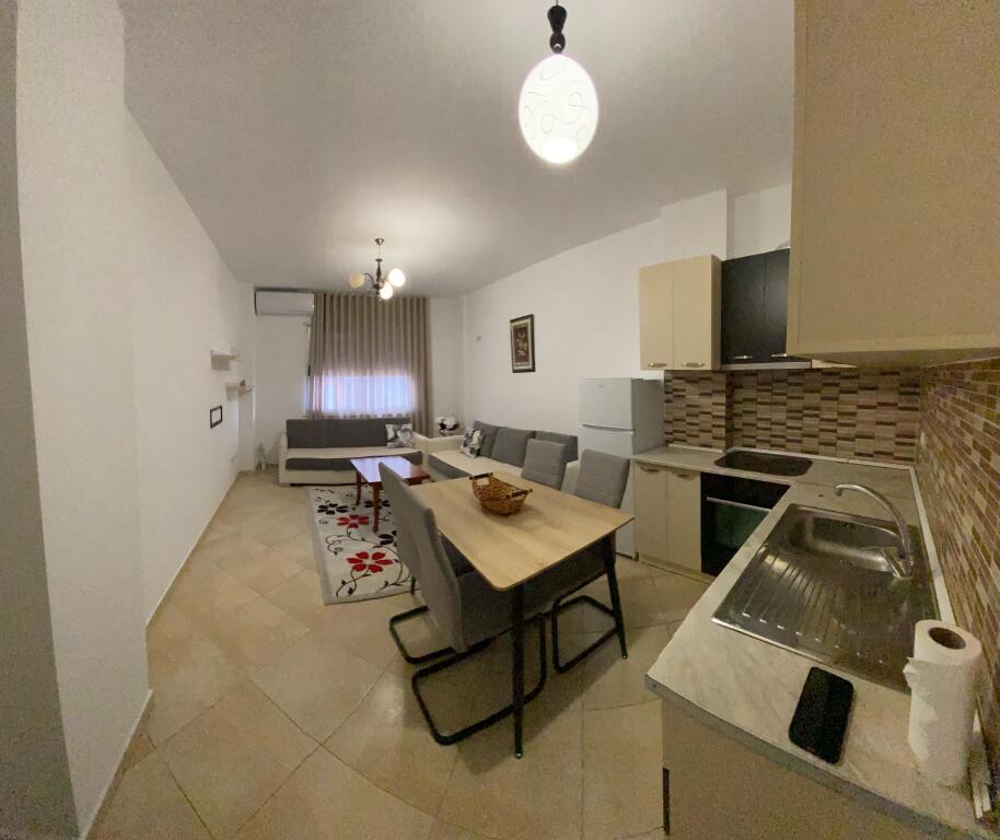 Apartament 2+1 me mobilim modern ne Unazen e Re, Astir.
