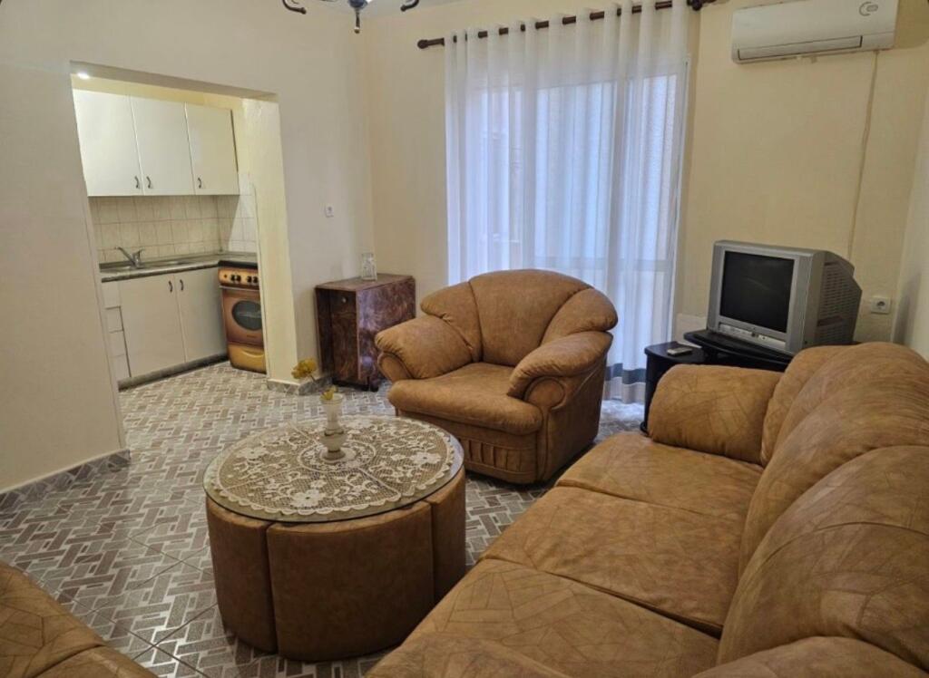 Apartament 3+1 me qira prane Fakultetit te Shkencave!
