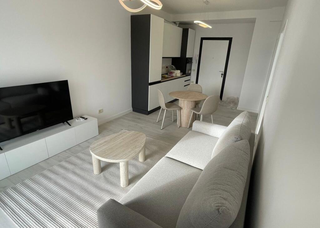 Qira/ Jepet apartament 1+1 te Mine Peza