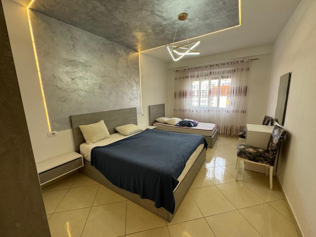 Jepet apartament me qera 1+1