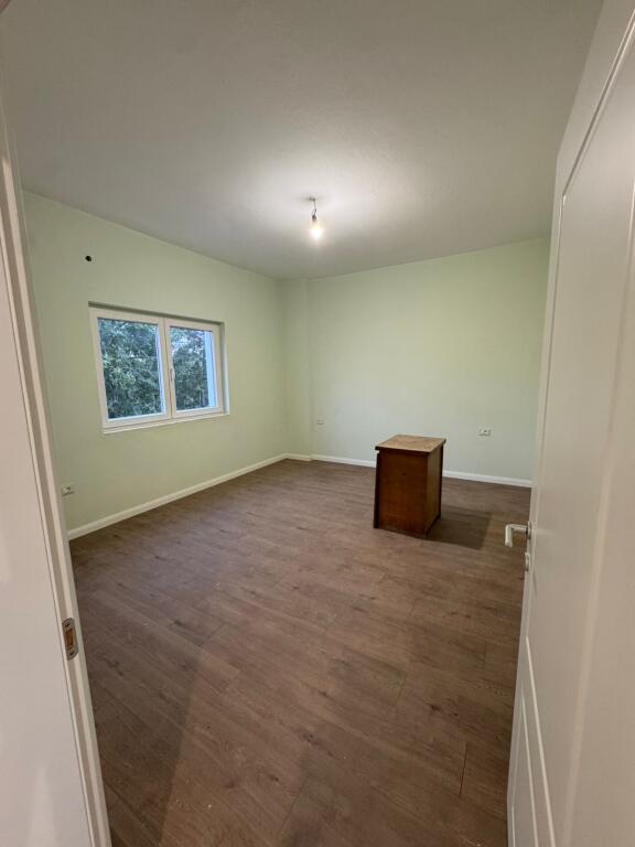 jepet Vile me qira ne Kombinat