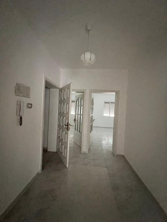 Jepet me qera 2+1 te Myslym Shyri