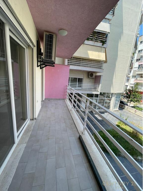 JEPET ME QIRA AMBIENT PER ZYRA, KOMUNA E PARISIT !