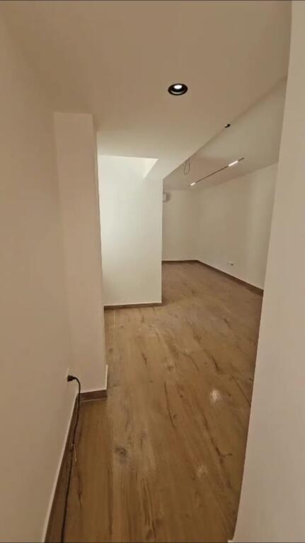 AMBIENT BIZNESI ME QERA 50 M2 RRUGA BARDHYL 50.000 LEKE