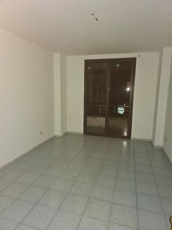 Jepen me qera Apartament 2+1 prane Pistës Teuta, PLAZH DURRES
