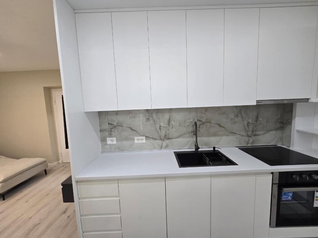 Appartamento 1+1+Balcone in Affitto Vicino alla Scuola Mihal Grameno