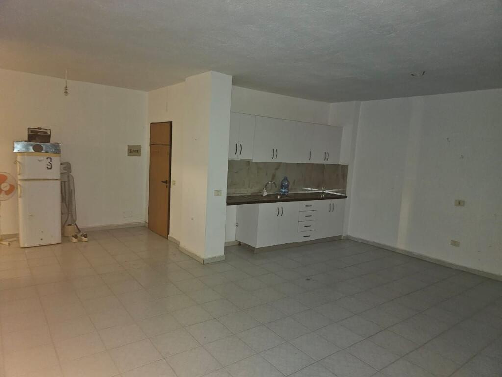 Jepen me qera Apartament 2+1 prane Pistës Teuta, PLAZH DURRES