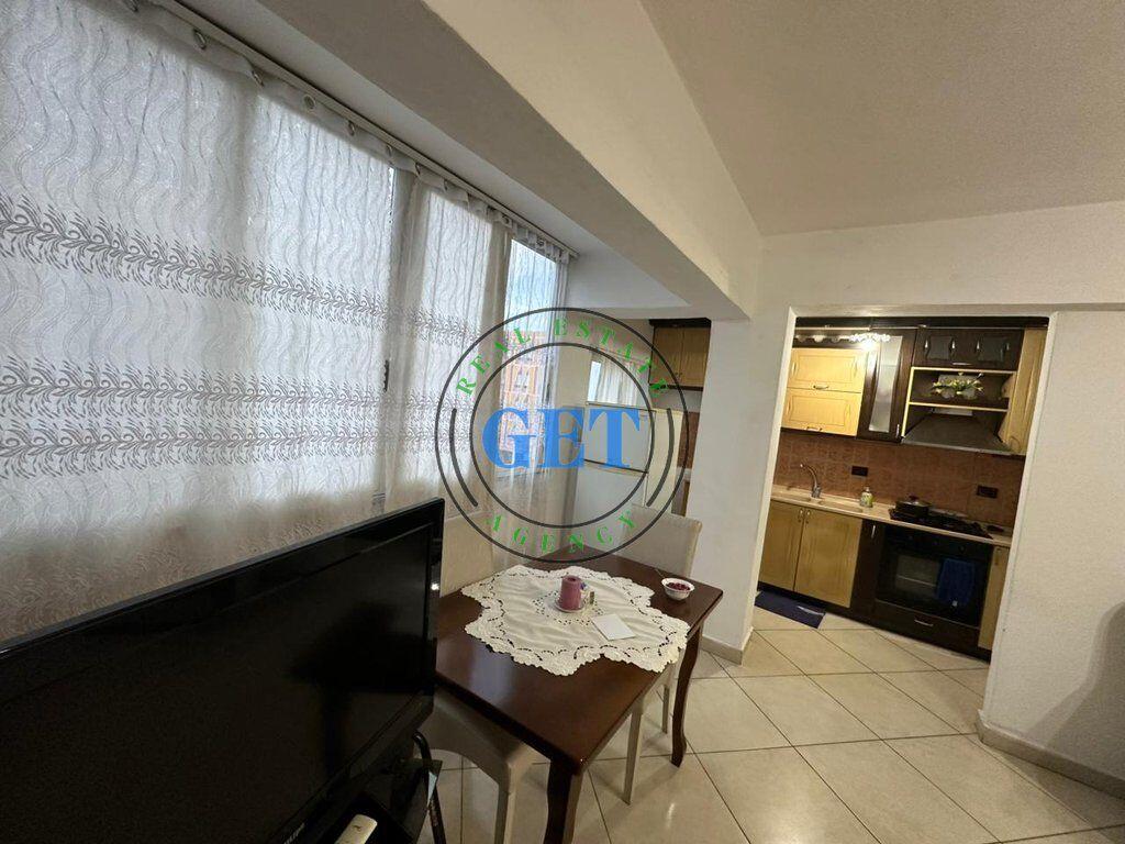 Shitet, Apartament 2+1 Rruga e Portit, Durres.