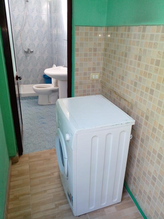 Jepet me qera garsoniere per vajza prane Qsut