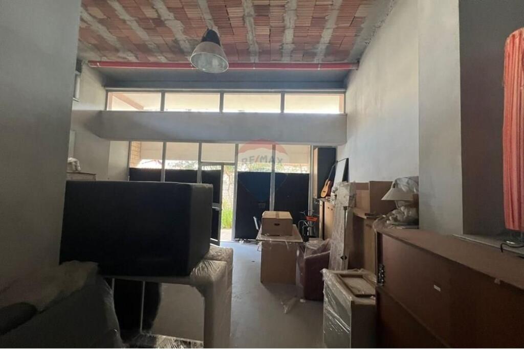 Shitet njesi tregtare ne Don Bosco !