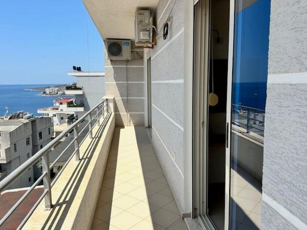 Shitet Papafingo me pamje nga deti ne Sarande