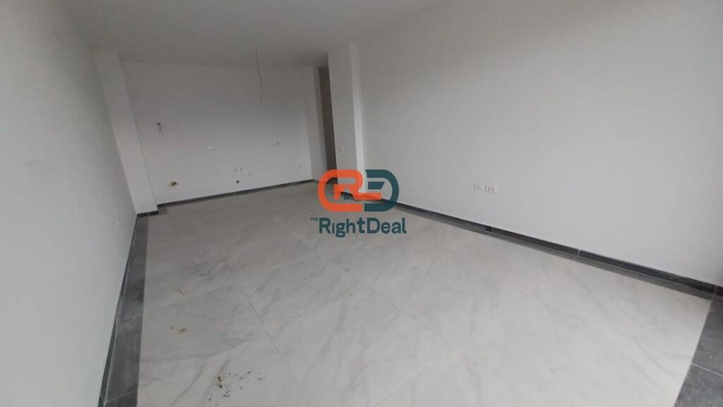 Tek Golden Hands Ne Paskuqan, Shitet Apartament 2+1+2, Me Planimetri Te Rregullt!!