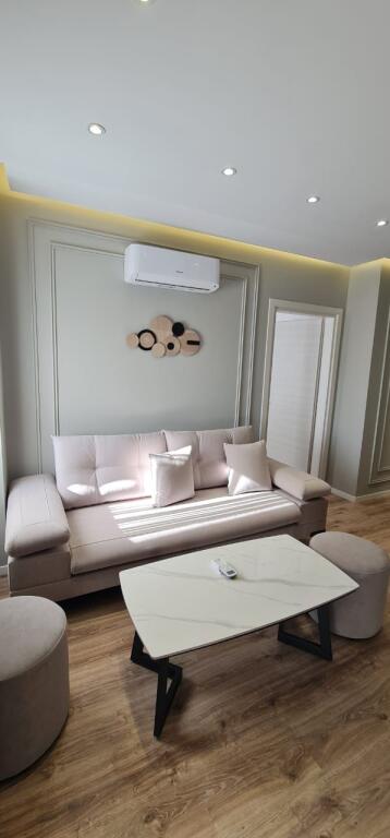 JEPET ME QERA 1+1 LAPRAKE E88