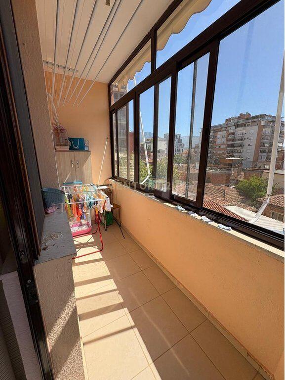 Jepet me qira Apartament 2+1 te Shkolla e Kuqe!!! 570 € /Muaj