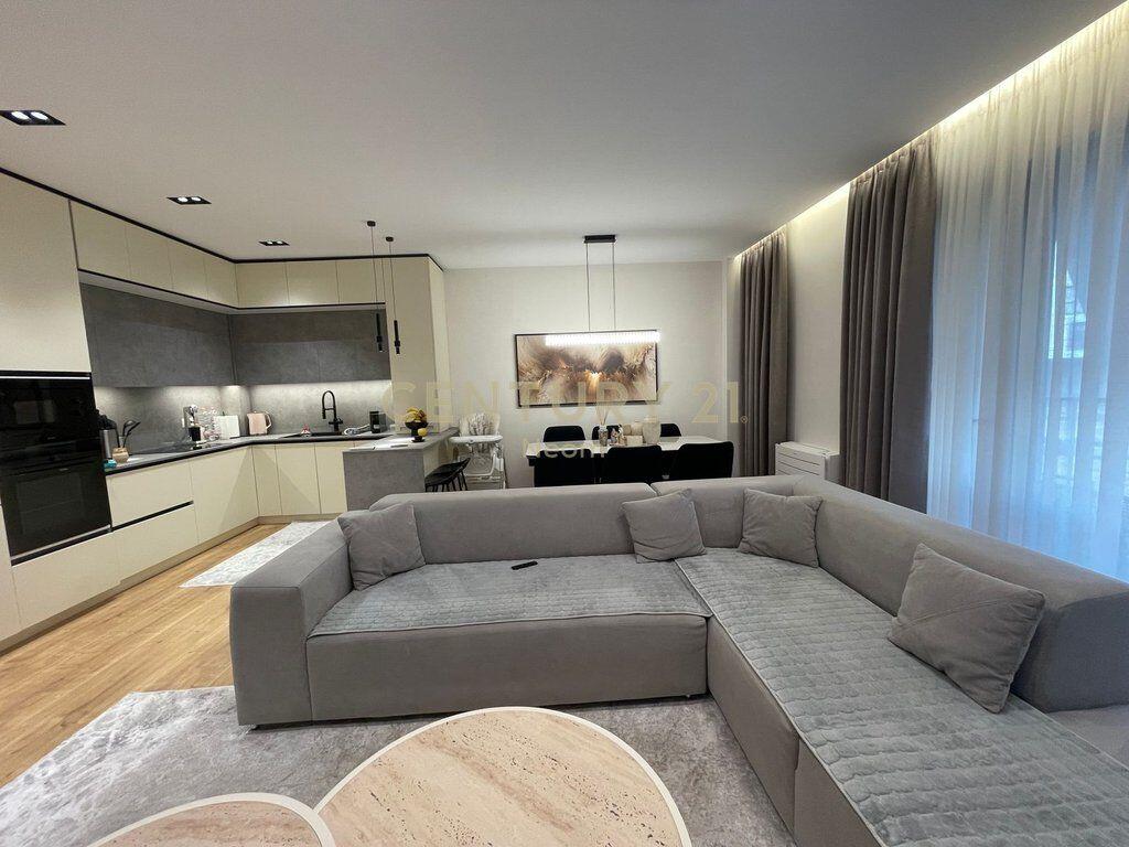 RENT, APARTMENT 2+1+2+PARKING IN DRY LAKE!