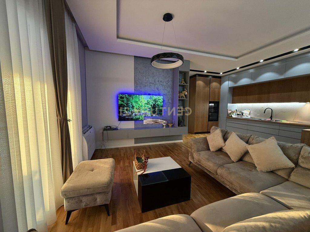 Apartament 3+1+2+ Verande ne Fresk