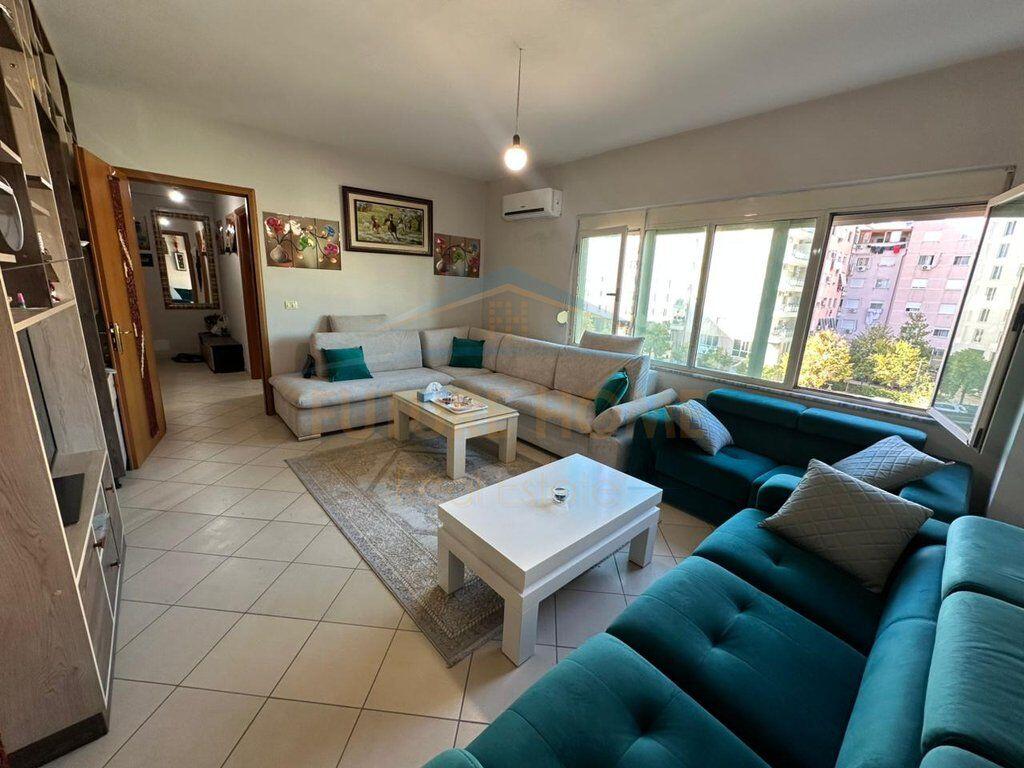 Shitet, Apartament 1+1, Stacioni i Trenit, Tirane