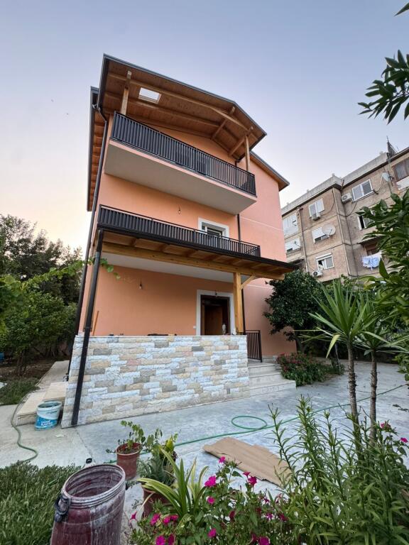 jepet Vile me qira ne Kombinat