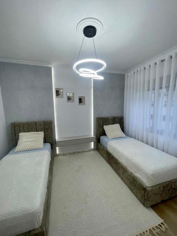 📣 VENDESI Appartamento 2+1 📍 Astir Tirana, Vicino a “Eja Studio” ✨