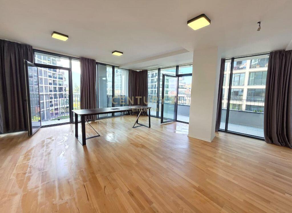🏢 Office for Rent + Parking Spot – Lake View Residence, Tirana