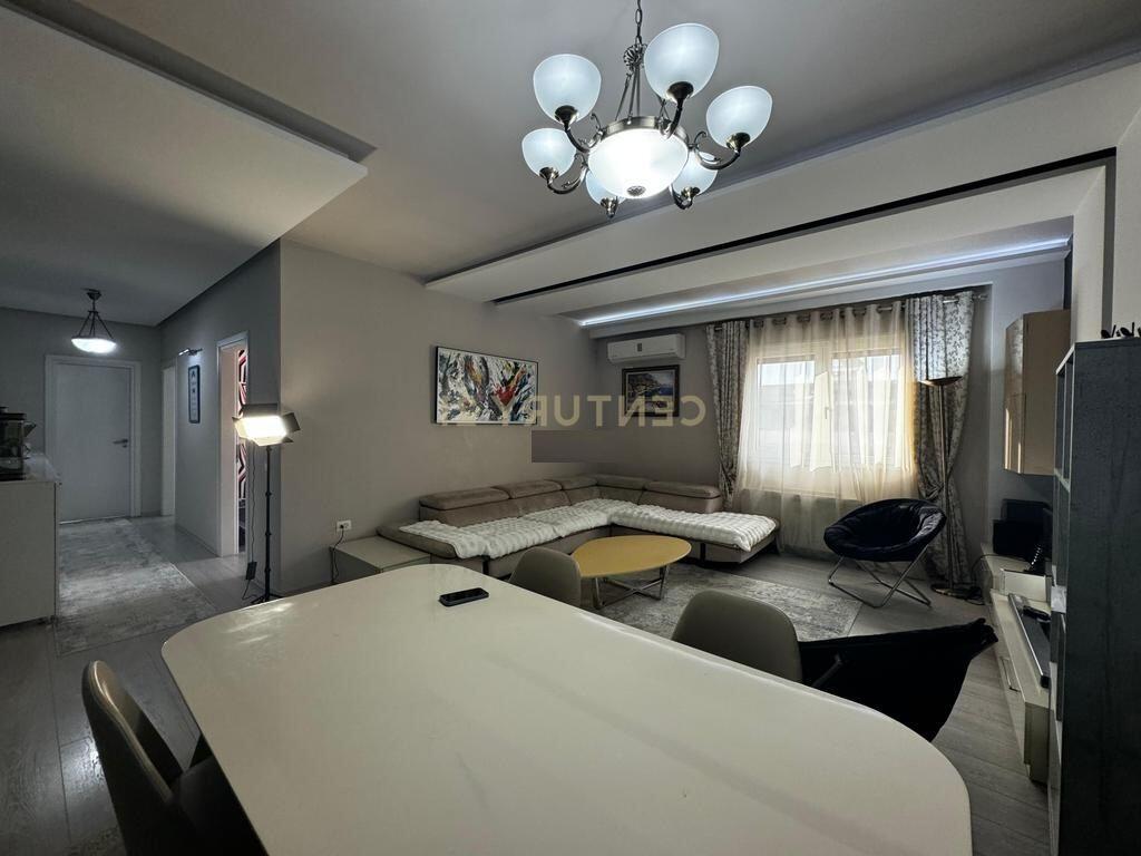 APARTAMENT 4+1+1+2T NE FRESK ME SIP. TOTALE 219 M2 DHE POST PARKIMI PER 2 MAKINA