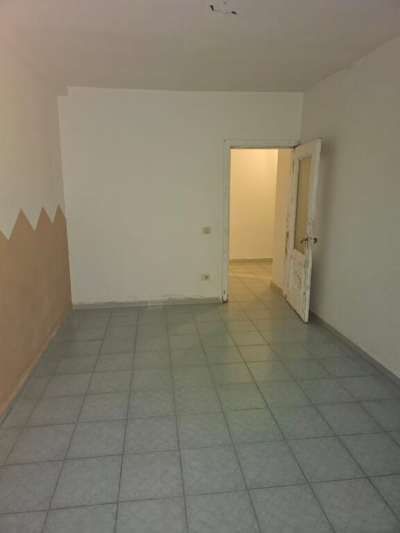 Jepen me qera Apartament 2+1 prane Pistës Teuta, PLAZH DURRES