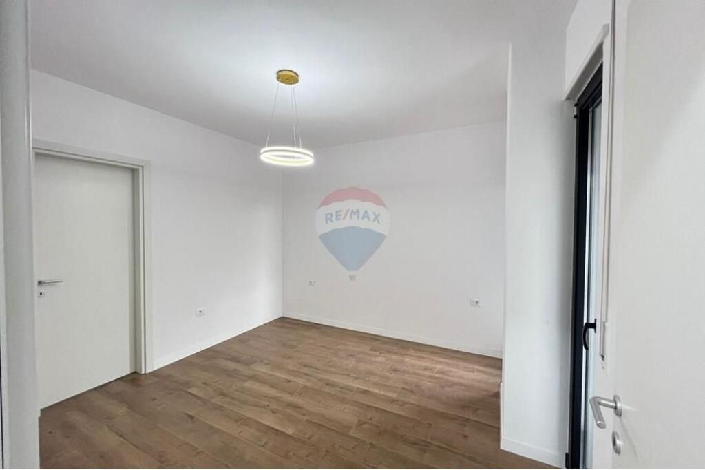 Zyre per qira te Komuna e Parisit !