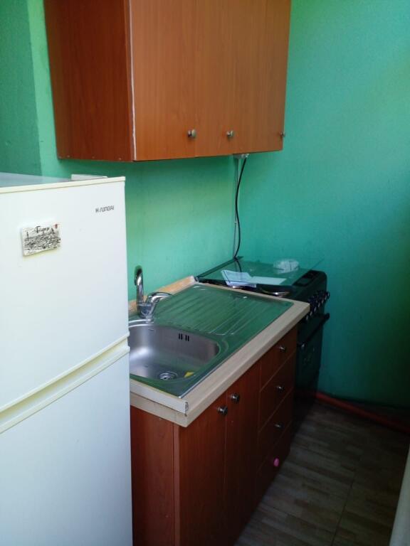 Jepet me qera garsoniere per vajza prane Qsut