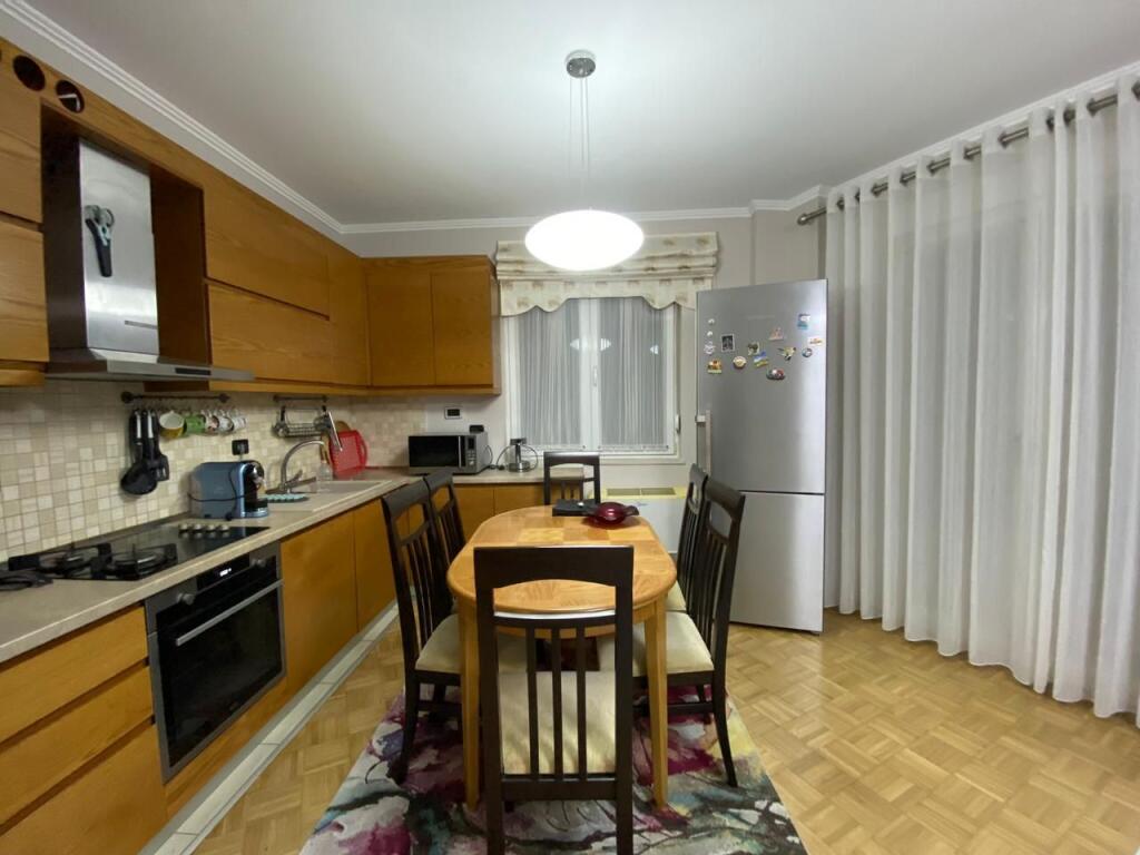APARTAMENT 2+1 me QIRA, PAS POSTES NR 8
