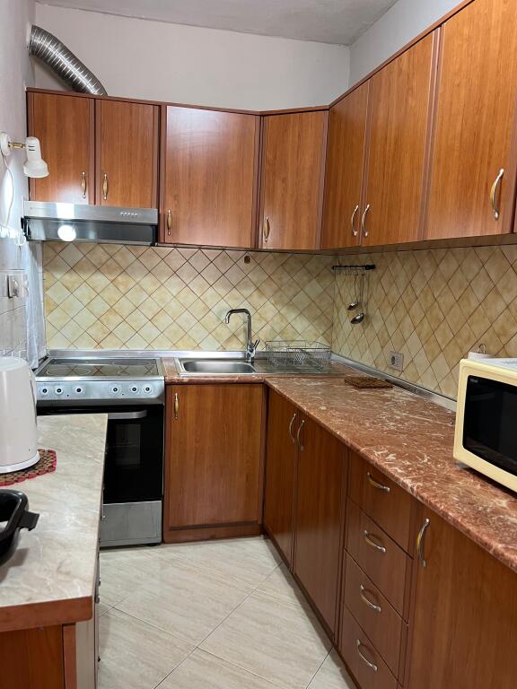 Jepet me qira apartament 2+1 mbrapa Ambasades Amerikane!