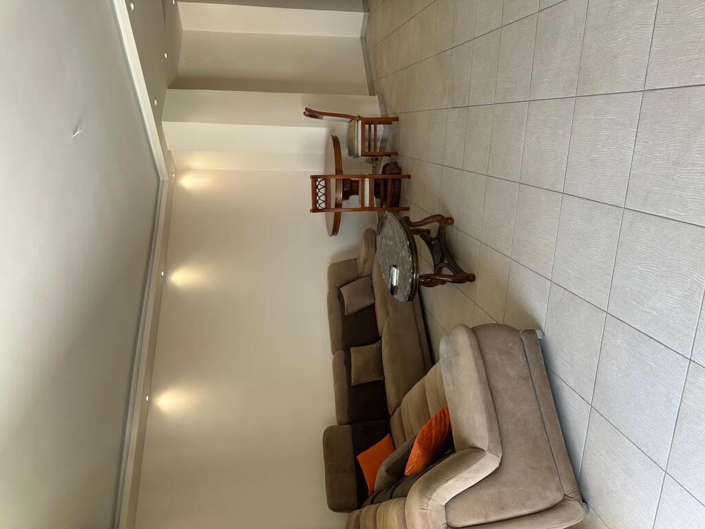 Shitet Apartament ne Astir – Pamje Panoramike dhe Dritë Natyrale!