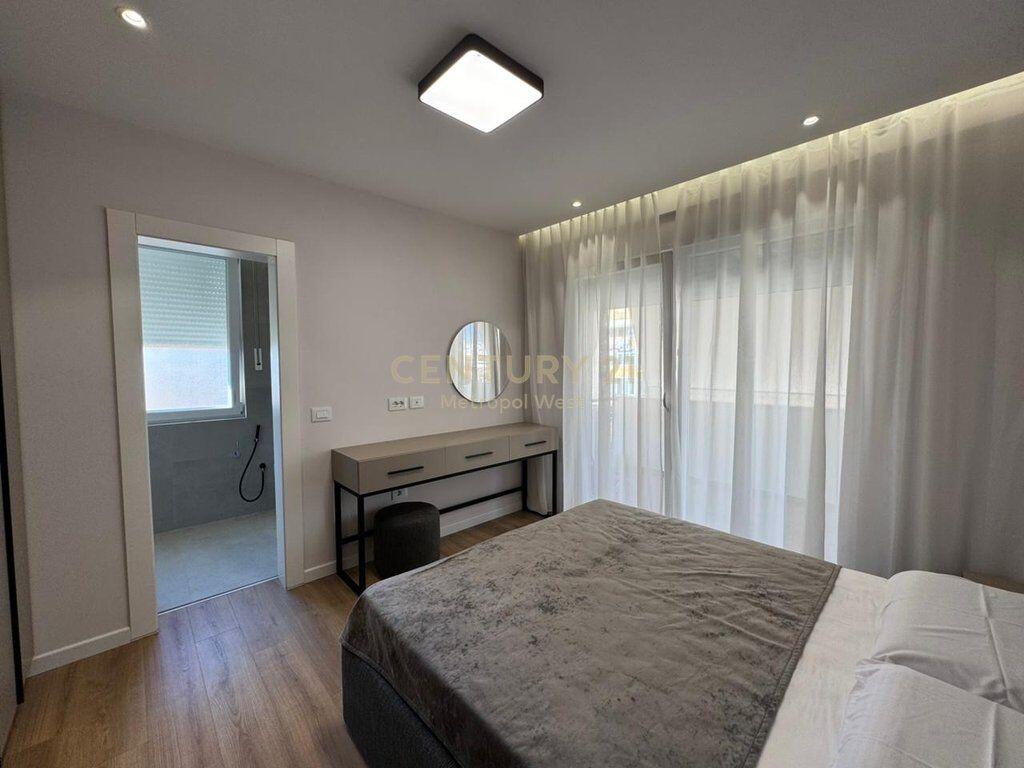 🏢 Apartament 2+1+2 me Parkim – Ish Tregu Elektrik, Pranë Shkollës së Baletit