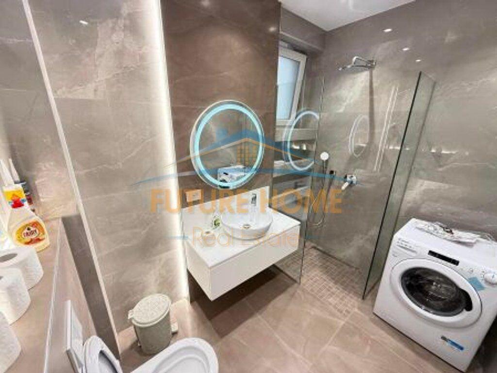 Affittasi, Appartamento 2+1+2+ 2 Posti Auto, Complesso Fz, Tirana