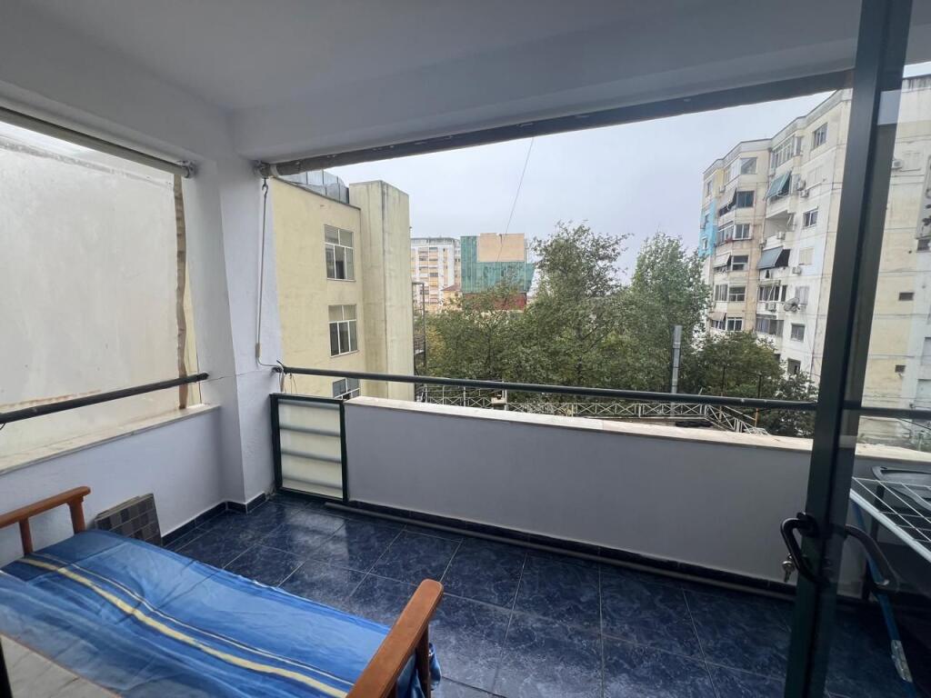 Appartamento 1+1 in affitto boulevard zogu i pare vicino a New Yorku